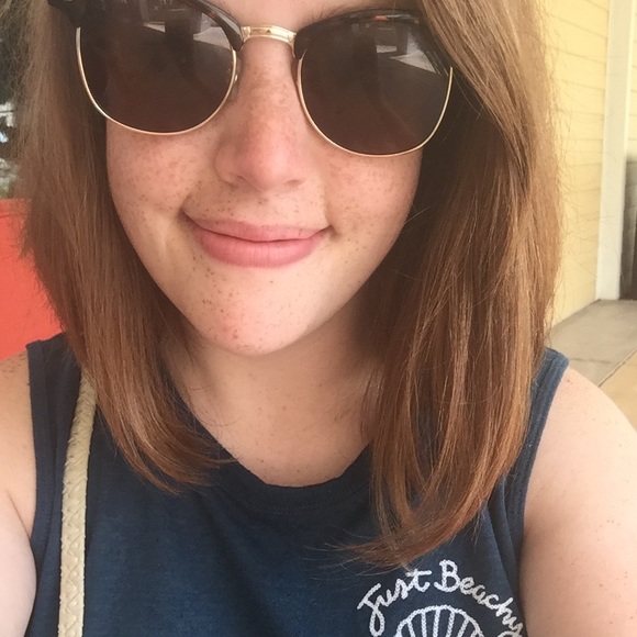 Meet your Posher, Amy - Picture 1 of 1